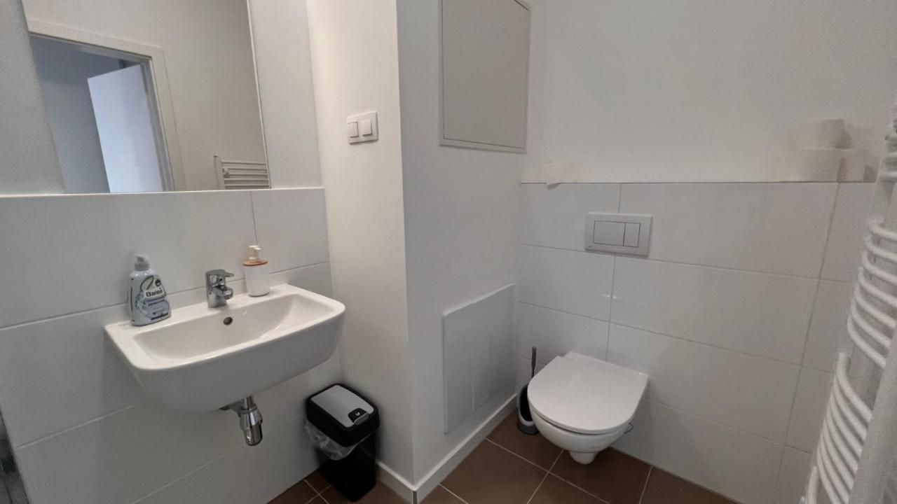 1 Room Apartment With Terrace, Slnecnice Bratysława Zewnętrze zdjęcie